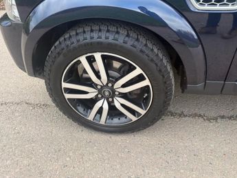 LAND ROVER DISCOVERY 4 3.0 SD V6 HSE Luxury SUV 5dr Diesel Auto 4WD Euro 5 (s/s) (255 b