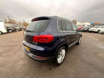 VOLKSWAGEN TIGUAN 2.0 TDI BlueMotion Tech Match SUV 5dr Diesel DSG 4WD Euro 5 (s/s