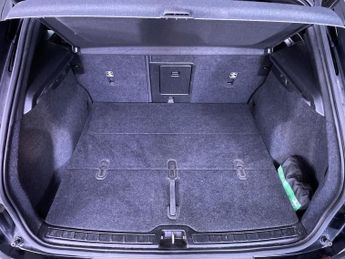 VOLVO XC40 Recharge Twin 78kWh Plus SUV 5dr Electric Auto AWD (408 ps)