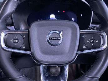 VOLVO XC40 Recharge Twin 78kWh Plus SUV 5dr Electric Auto AWD (408 ps)