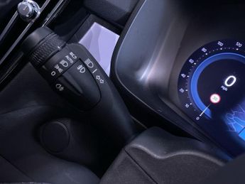 VOLVO XC40 Recharge Twin 78kWh Plus SUV 5dr Electric Auto AWD (408 ps)