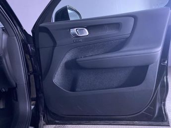 VOLVO XC40 Recharge Twin 78kWh Plus SUV 5dr Electric Auto AWD (408 ps)