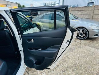 NISSAN LEAF 30kWh Tekna Hatchback 5dr Electric Auto (109 bhp)