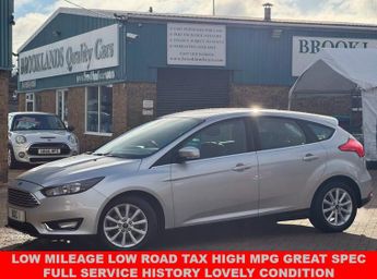 Ford Focus 1.0T EcoBoost Titanium Hatchback 5 Door Moondust Silver Petrol M