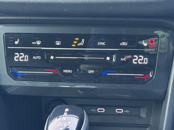 VOLKSWAGEN TIGUAN 1.5 TSI R-Line SUV Nightshade Blue Petrol DSG Euro 6 (s/s) (150 