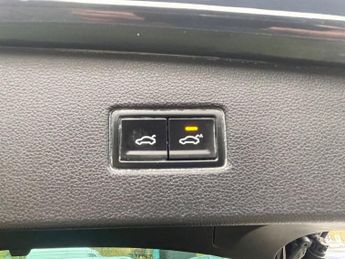 VOLKSWAGEN TIGUAN 2.0 TDI BlueMotion Tech R-Line SUV 5dr Diesel DSG 4Motion Euro 6