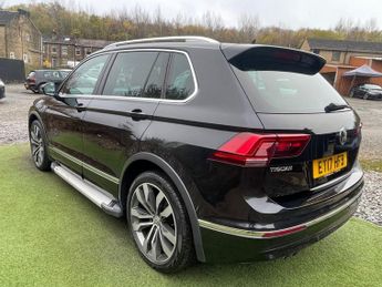 VOLKSWAGEN TIGUAN 2.0 TDI BlueMotion Tech R-Line SUV 5dr Diesel DSG 4Motion Euro 6