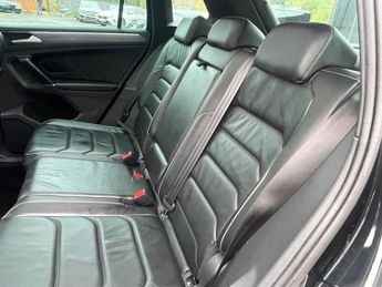 VOLKSWAGEN TIGUAN 2.0 TDI BlueMotion Tech R-Line SUV 5dr Diesel DSG 4Motion Euro 6