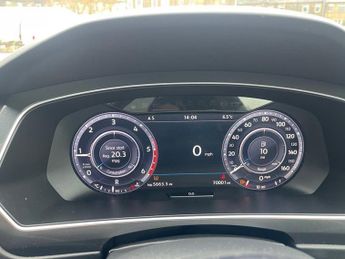 VOLKSWAGEN TIGUAN 2.0 TDI BlueMotion Tech R-Line SUV 5dr Diesel DSG 4Motion Euro 6