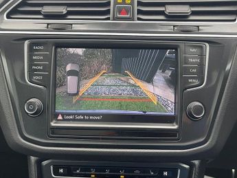 VOLKSWAGEN TIGUAN 2.0 TDI BlueMotion Tech R-Line SUV 5dr Diesel DSG 4Motion Euro 6
