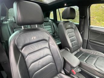VOLKSWAGEN TIGUAN 2.0 TDI BlueMotion Tech R-Line SUV 5dr Diesel DSG 4Motion Euro 6