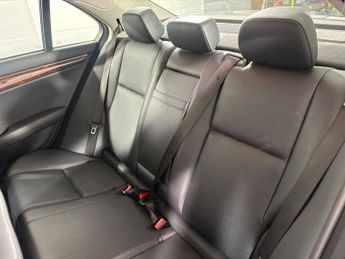 MERCEDES-BENZ C-CLASS 2.1 C200 CDI BlueEfficiency Elegance Saloon 4dr Diesel G-Tronic+