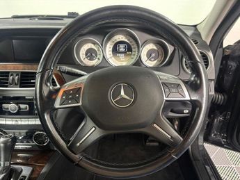 MERCEDES-BENZ C-CLASS 2.1 C200 CDI BlueEfficiency Elegance Saloon 4dr Diesel G-Tronic+