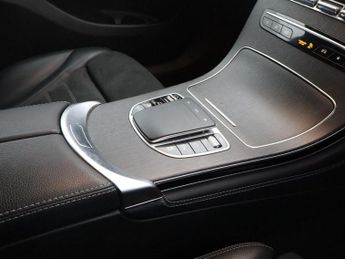 MERCEDES-BENZ GLC 2.0 GLC220d AMG Line SUV 5dr Diesel G-Tronic+ 4MATIC Euro 6 (s/s