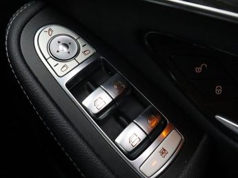 MERCEDES-BENZ GLC 2.0 GLC220d AMG Line SUV 5dr Diesel G-Tronic+ 4MATIC Euro 6 (s/s