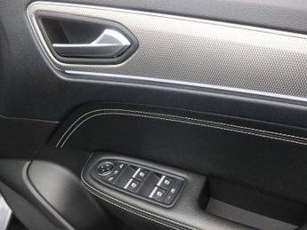 RENAULT ARKANA 1.6 E-TECH S Edition SUV 5dr Petrol Hybrid Auto 2WD Euro 6 (s/s)