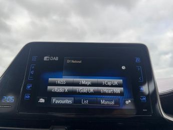 TOYOTA C-HR 1.8 VVT-h Excel SUV 5dr Petrol Hybrid CVT Euro 6 (s/s) (122 ps)