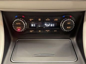 MERCEDES-BENZ GLA 2.1 GLA200d Sport (Executive) SUV 5dr Diesel 7G-DCT Euro 6 (s/s)