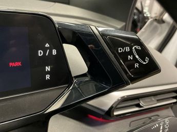 VOLKSWAGEN ID.4 Pro Performance 77kWh Life SUV 5dr Electric Auto (204 ps)