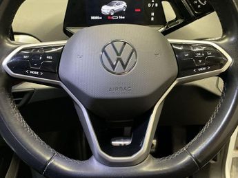 VOLKSWAGEN ID.4 Pro Performance 77kWh Life SUV 5dr Electric Auto (204 ps)