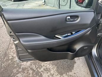 NISSAN LEAF 40kWh Tekna Hatchback 5dr Electric Auto (150 ps)