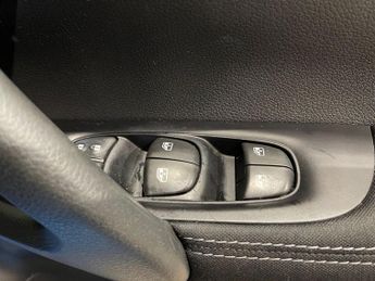 NISSAN QASHQAI 1.2 DIG-T N-Connecta SUV 5dr Petrol XTRON Euro 6 (s/s) (115 ps)