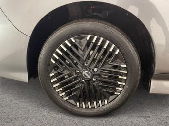 NISSAN LEAF 59kWh e+ Tekna Hatchback 5dr Electric Auto (217 ps)