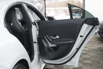 MERCEDES-BENZ CLA 1.3 CLA180 AMG Line Coupe 4dr Petrol 7G-DCT Euro 6 (s/s) (136 ps