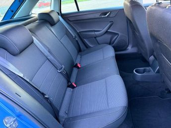 SKODA RAPID SPACEBACK 1.4 TSI Elegance Hatchback 5dr Petrol DSG Euro 5 (122 ps)