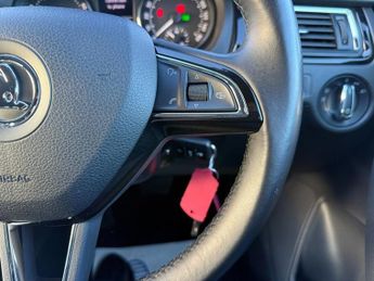 SKODA RAPID SPACEBACK 1.4 TSI Elegance Hatchback 5dr Petrol DSG Euro 5 (122 ps)