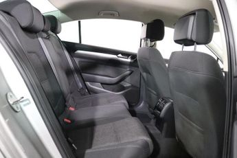 VOLKSWAGEN PASSAT 2.0 TDI BlueMotion Tech SE Business Saloon 4dr Diesel DSG Euro 6