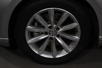 VOLKSWAGEN PASSAT 2.0 TDI BlueMotion Tech SE Business Saloon 4dr Diesel DSG Euro 6