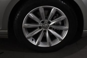 VOLKSWAGEN PASSAT 2.0 TDI BlueMotion Tech SE Business Saloon 4dr Diesel DSG Euro 6