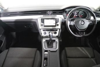 VOLKSWAGEN PASSAT 2.0 TDI BlueMotion Tech SE Business Saloon 4dr Diesel DSG Euro 6