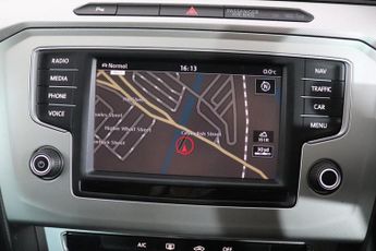 VOLKSWAGEN PASSAT 2.0 TDI BlueMotion Tech SE Business Saloon 4dr Diesel DSG Euro 6