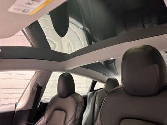 TESLA Model 3 Standard Range Plus Saloon 4dr Electric Auto RWD (241 bhp)