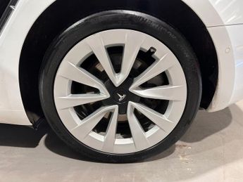 TESLA Model 3 Standard Range Plus Saloon 4dr Electric Auto RWD (241 bhp)