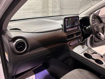 HYUNDAI KONA 64kWh Premium SUV 5dr Electric Auto (10.5kW Charger) (204 ps)