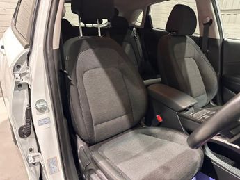 HYUNDAI KONA 64kWh Premium SUV 5dr Electric Auto (10.5kW Charger) (204 ps)