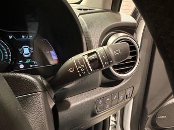 HYUNDAI KONA 64kWh Premium SUV 5dr Electric Auto (10.5kW Charger) (204 ps)