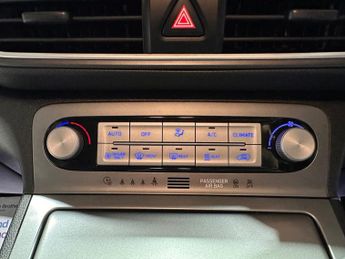 HYUNDAI KONA 64kWh Premium SUV 5dr Electric Auto (10.5kW Charger) (204 ps)