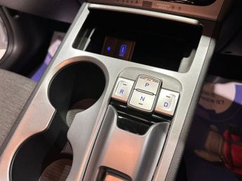 HYUNDAI KONA 64kWh Premium SUV 5dr Electric Auto (10.5kW Charger) (204 ps)