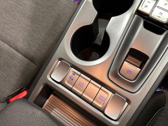 HYUNDAI KONA 64kWh Premium SUV 5dr Electric Auto (10.5kW Charger) (204 ps)