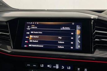 AUDI Q4 E-TRON 40 Launch Edition SUV 5dr Electric Auto 82kWh (204 ps) Rear Park