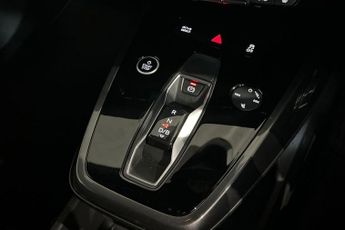 AUDI Q4 E-TRON 40 Launch Edition SUV 5dr Electric Auto 82kWh (204 ps) Rear Park