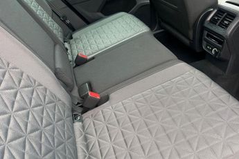 VOLKSWAGEN TIGUAN 1.5 TSI Life SUV 5dr Petrol DSG Euro 6 (s/s) (150 ps) Front  / R