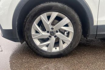 VOLKSWAGEN TIGUAN 1.5 TSI Life SUV 5dr Petrol DSG Euro 6 (s/s) (150 ps) Front  / R