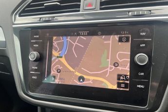 VOLKSWAGEN TIGUAN 1.5 TSI Life SUV 5dr Petrol DSG Euro 6 (s/s) (150 ps) Front  / R