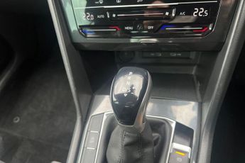 VOLKSWAGEN TIGUAN 1.5 TSI Life SUV 5dr Petrol DSG Euro 6 (s/s) (150 ps) Front  / R