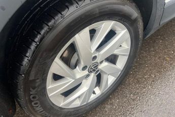 VOLKSWAGEN TIGUAN 1.5 TSI Life SUV 5dr Petrol DSG Euro 6 (s/s) (150 ps) Front  / R